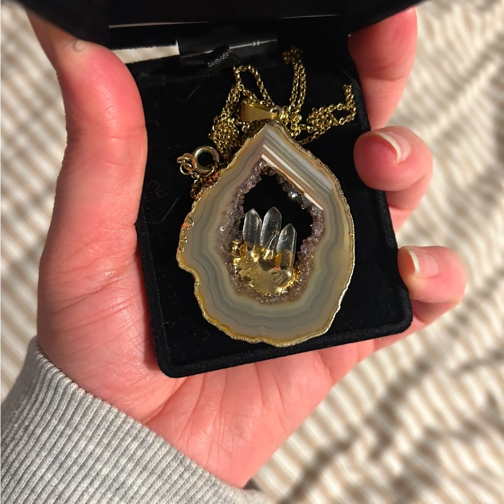 Gold Trim Agate Geode Pendant Necklace - Natural Gray and Gold